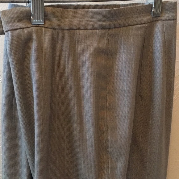 Talbots stretch light woo/ silk dress pants. - Picture 3 of 6